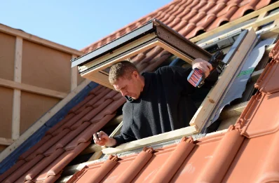 Pose de fenêtres de toit Velux aux Molières